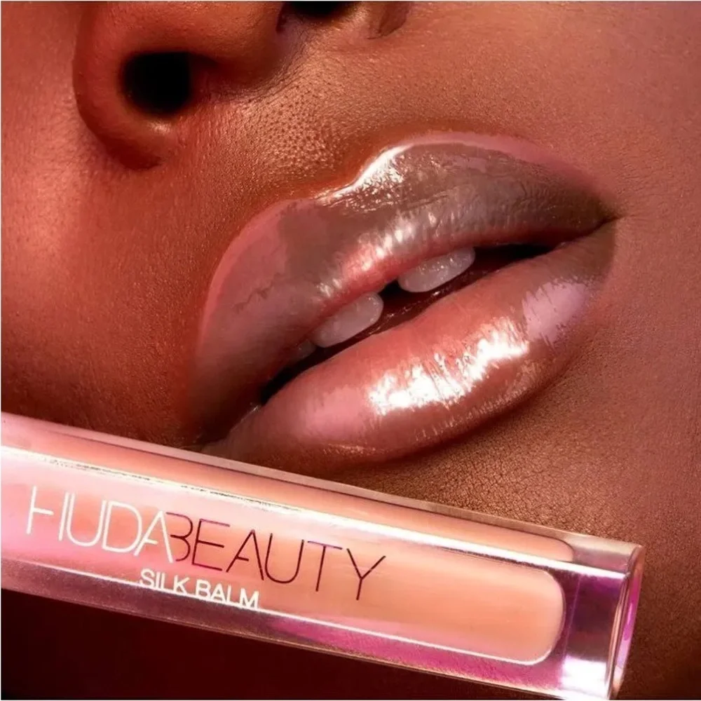 ✨ Huda Beauty Hydra-Plumping Lip Balm – Blush | Sealed | Mini ✨